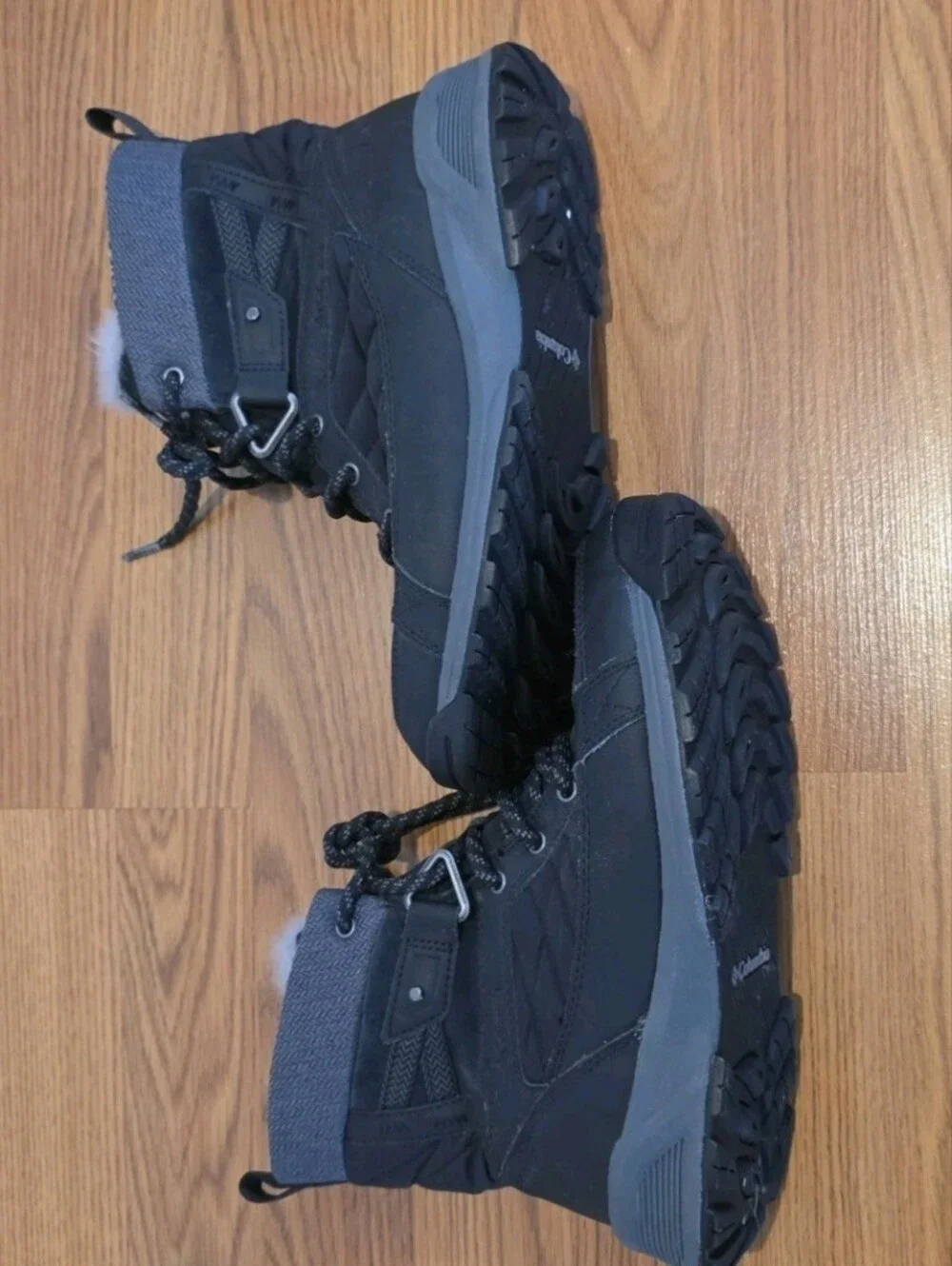 Columbia Women’s Meadows Shorty Omni-Heat 3D Boots Black Size 8